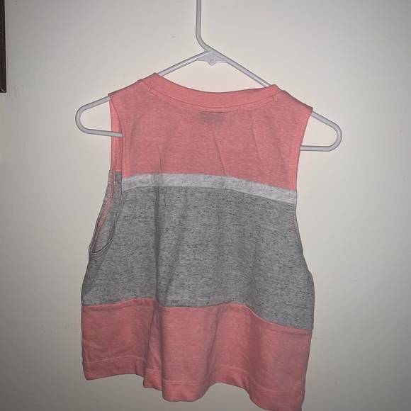 Nike Crew neck sleeveless tank top - Picture 3 of 3